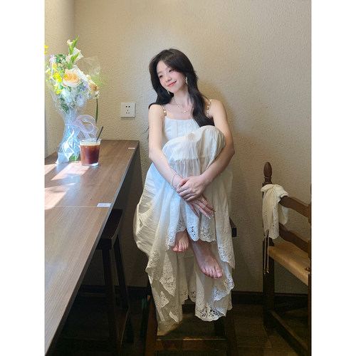 Even一雯【捕捉风铃】韩系高智感温柔白色蕾丝花边设计感连衣裙