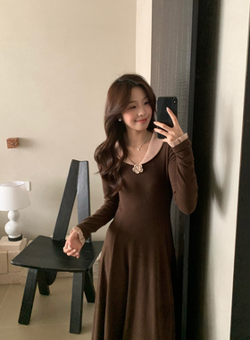 Even一雯【玫瑰游记】韩系高智秋冬撞色温柔精致长袖连衣裙带胸针