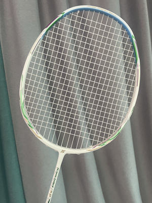 2.7折吊牌价800元羽毛球拍男女