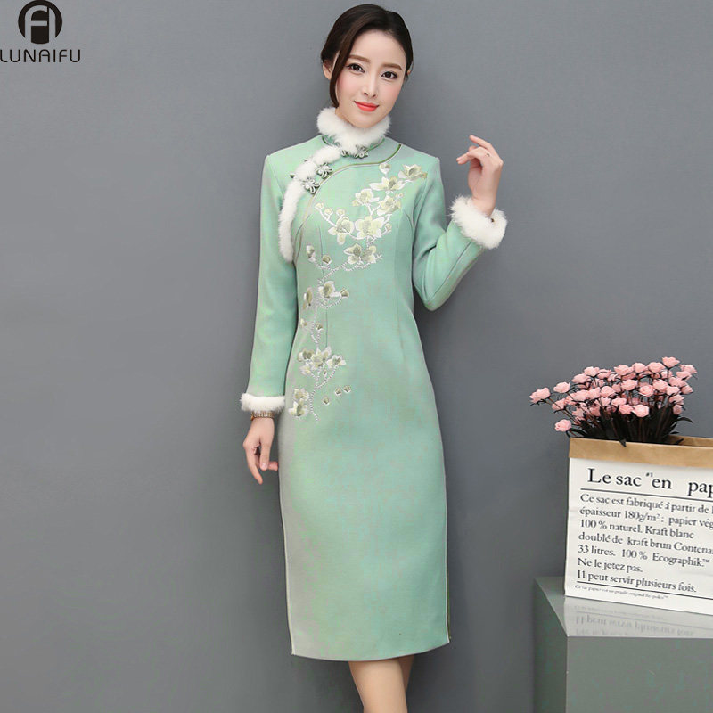 2019冬季新款改良版复古加厚保暖刺绣长袖毛领旗袍连衣裙女中国风在类目 女装/女士精品, 婚纱/旗袍/礼服, 旗袍中 - 来自Buy2taobao.com提供专业的淘宝代购服务