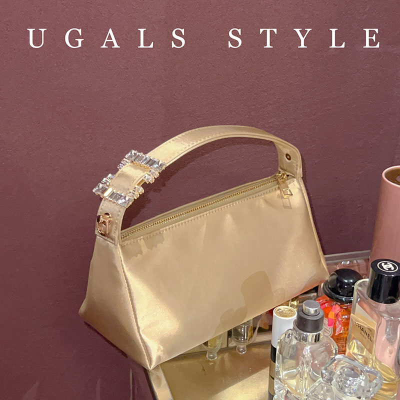 三角包UGALS三角丝绸缎面手拿包