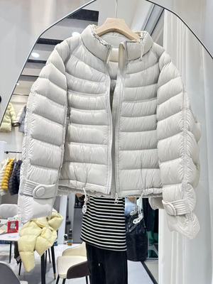 黄色羽绒服女款冬季2025新款轻薄修身显瘦保暖白鸭绒外套