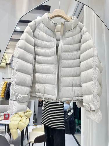 黄色羽绒服女款冬季2025新款轻薄修身显瘦保暖白鸭绒外套