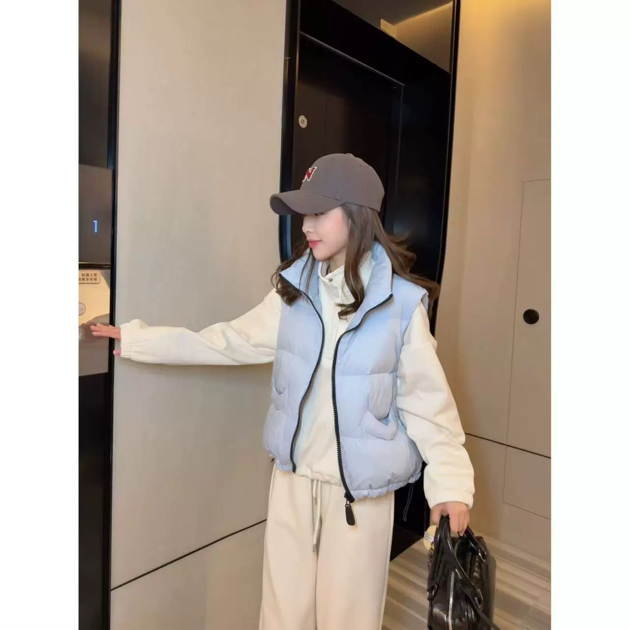 90绒白鸭绒冬季新款立领休闲百搭外穿短款羽绒服马甲坎肩背心A321