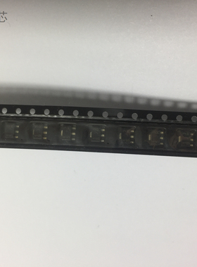 MAAMSS0049 芯片 丝印13 SOT-89封装 射频驱动IC集成电路