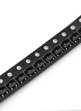 XC6206P332MR 贴片三极管 SOT-23 (662K)3.3V/0.5A 稳压芯片直拍