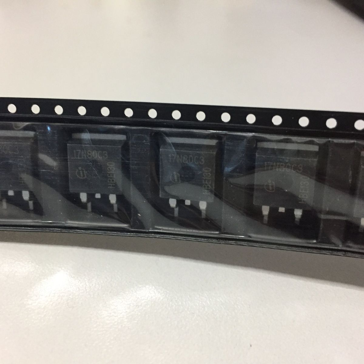 贴片17N80C3 TO-263 MOS场效应管  800V N沟道 三极管 深圳发货