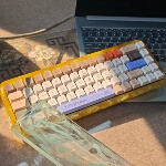 刻意/68键流光多彩树脂RGB键盘机械键盘全CNC键盘三模烤漆键盘