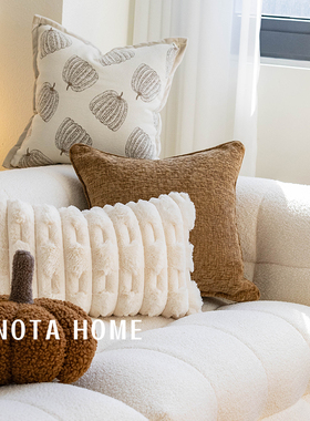 ins风南瓜抱枕北欧枕套床上靠枕样板间靠垫毛绒抱枕车载方枕含芯