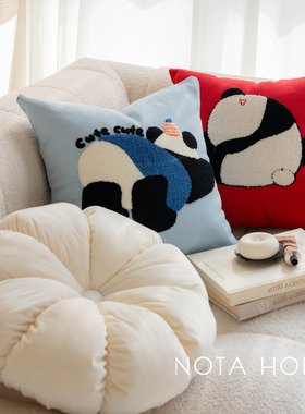 ins风红色熊猫抱枕客厅沙发装饰靠垫儿童房可爱刺绣靠枕飘窗腰枕