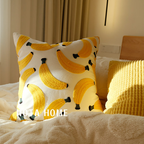 北欧ins可爱少女抱枕靠垫午睡