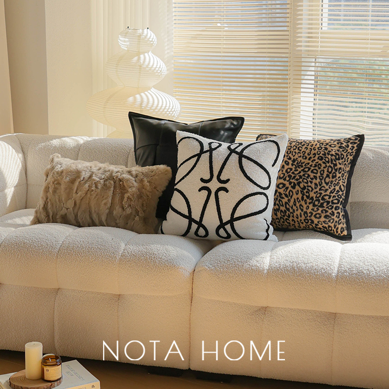 现代简约抱枕兔毛腰枕轻奢靠枕