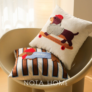 26年新年喜庆抱枕可爱狗狗红色枕套新家软装靠枕飘窗方枕车载腰枕