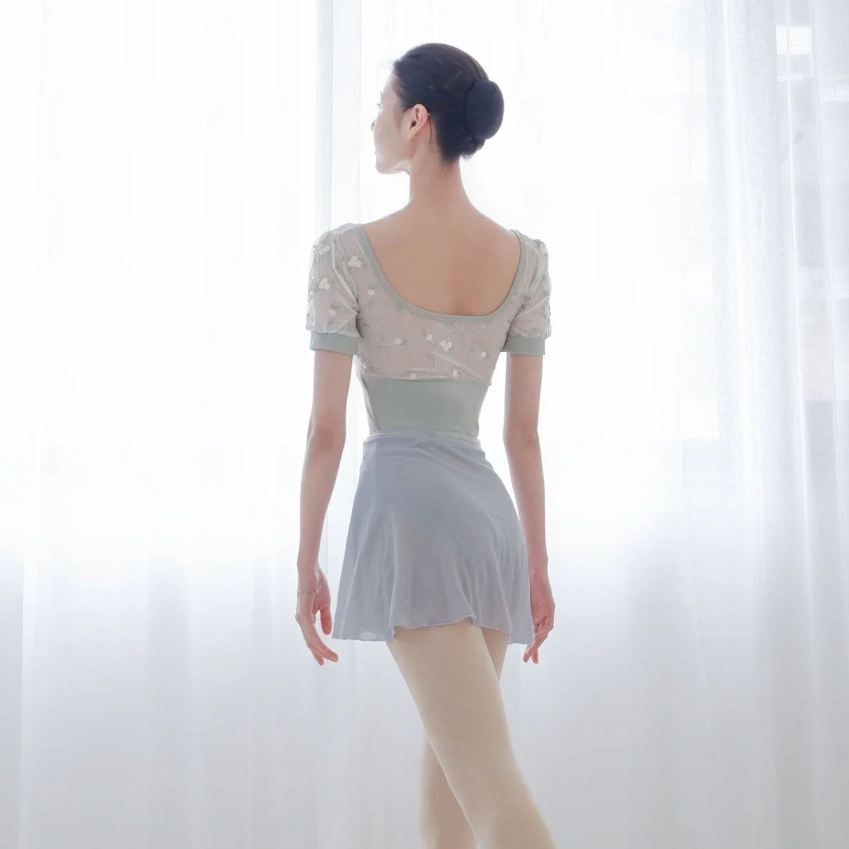 芭蕾舞连体体操服成人女形体空中瑜伽刺绣练功服基训舞蹈服