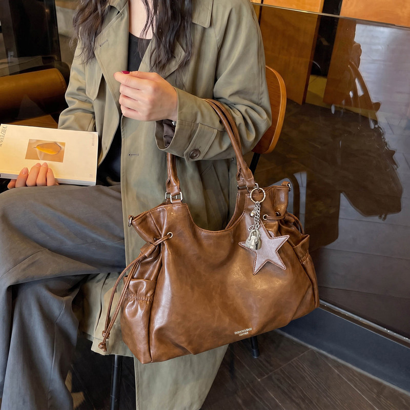 美式复古风软皮托特包女2026秋季新款大容量通勤单肩包质感手提包