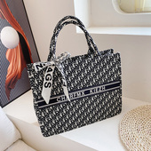 大包包女2025新款 潮时尚 帆布刺绣大容量单肩腋下包百搭手提托特包