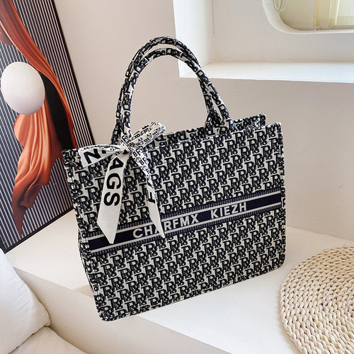 大包包女2025新款潮刺绣腋下包