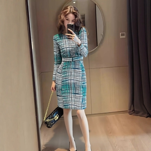 显瘦法式 高腰修身 气质通勤裙 复古格纹连衣裙女长袖 2026春秋新款