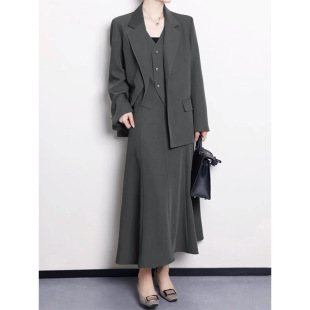 春秋新款大码宽松假两件西装马甲外套女胖mm百搭显瘦半身裙两件套