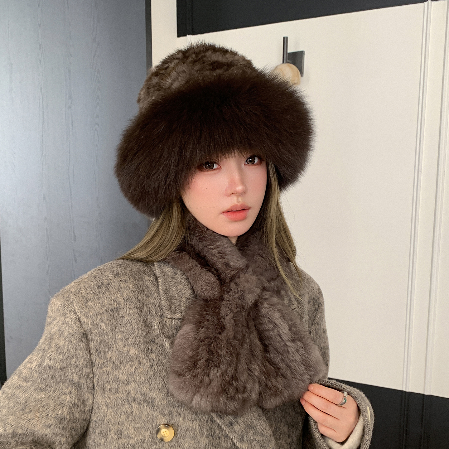 狐狸毛配兔毛渔夫帽子围巾女