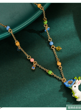 白色立体小兔小蓝花彩珠锁骨链