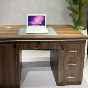 青岛办公家具厂家知道办公桌电脑桌加厚