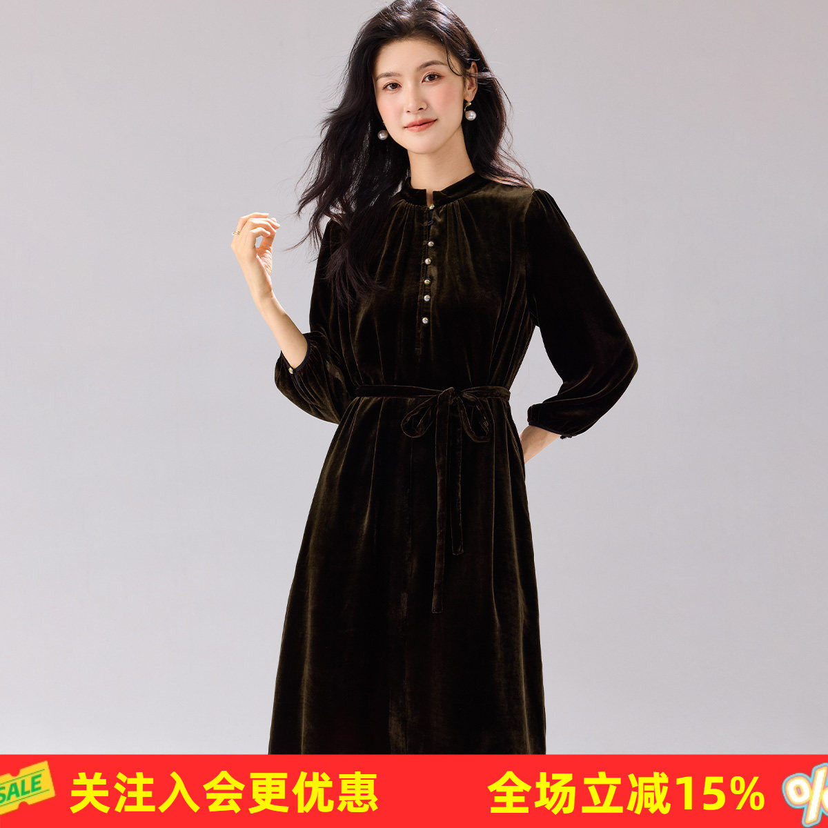 金菊丝绒连衣裙桑蚕丝26年春秋新款立领珍珠扣时尚宽松显瘦长裙