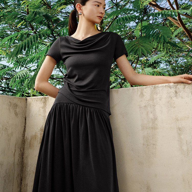 艾诺丝范范商场同款2025夏季新款休闲显瘦短袖T恤半裙套装女50419