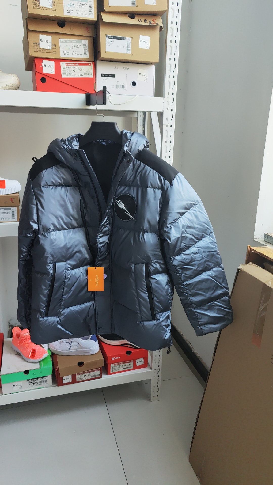 180/96A  XL断码清仓（有吊牌）新款宽松连帽拼接印花羽绒服