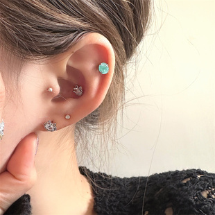 WYNNE’S有胡须 小猫咪冰晶锆石薄荷绿闪亮养耳耳蜗钉耳骨钉钛钢