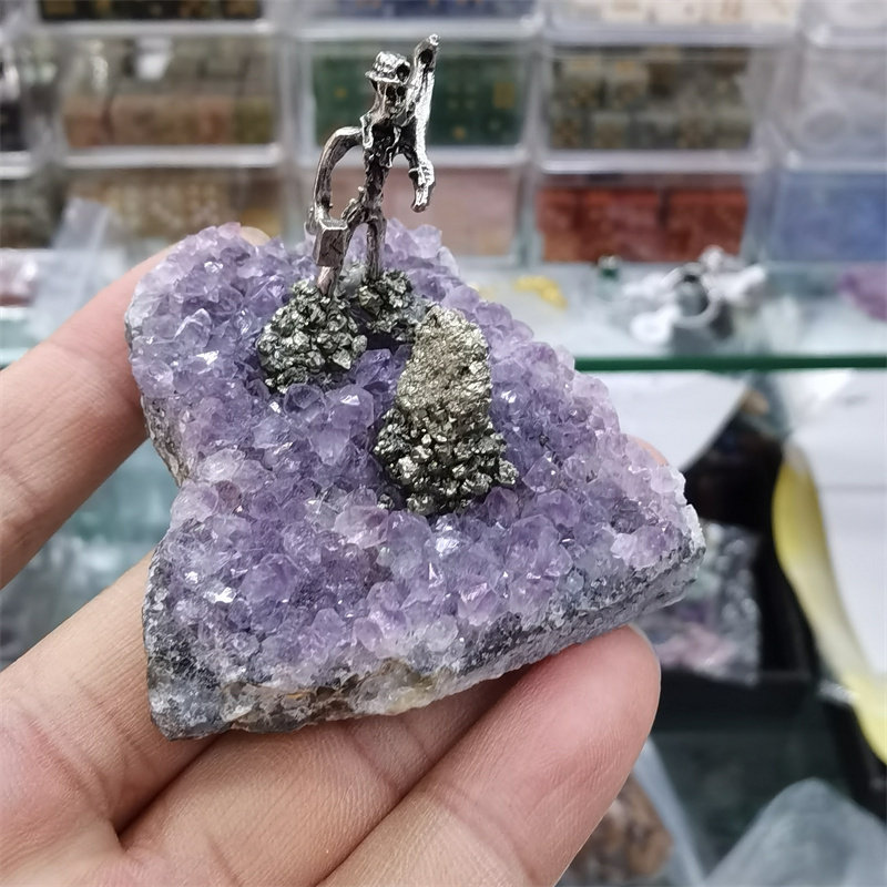 天然紫水晶自然块晶芽摆件金属人物装饰品手工水晶矿石工艺品