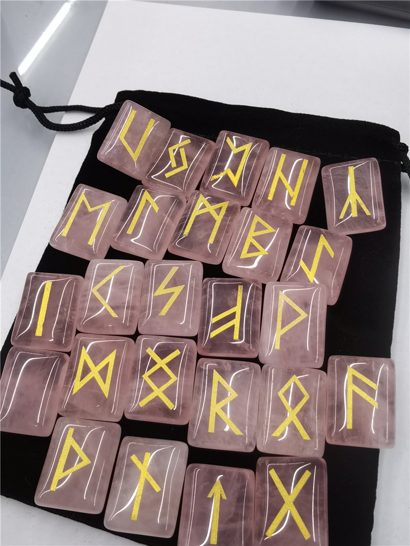 粉水晶长方形刻如尼石符号