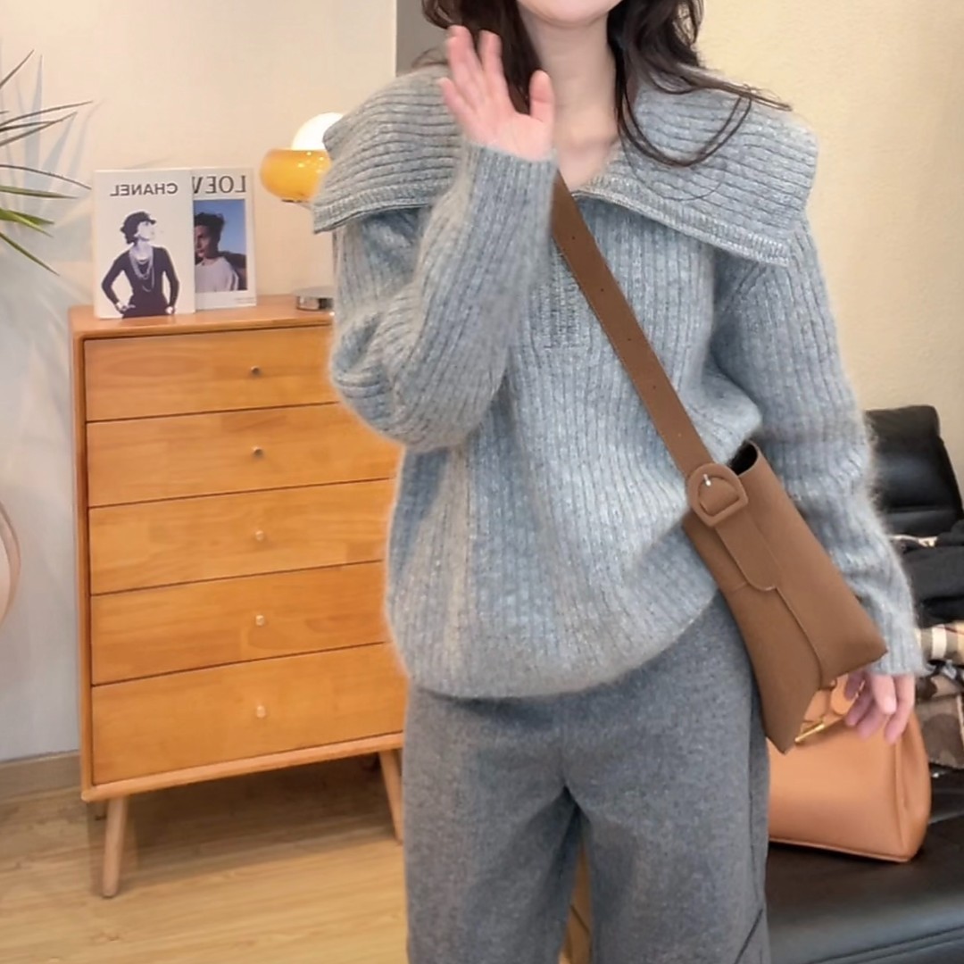 纯色大翻领坑条纹套头毛衣女2025秋冬新款宽松慵懒风半拉链针织衫