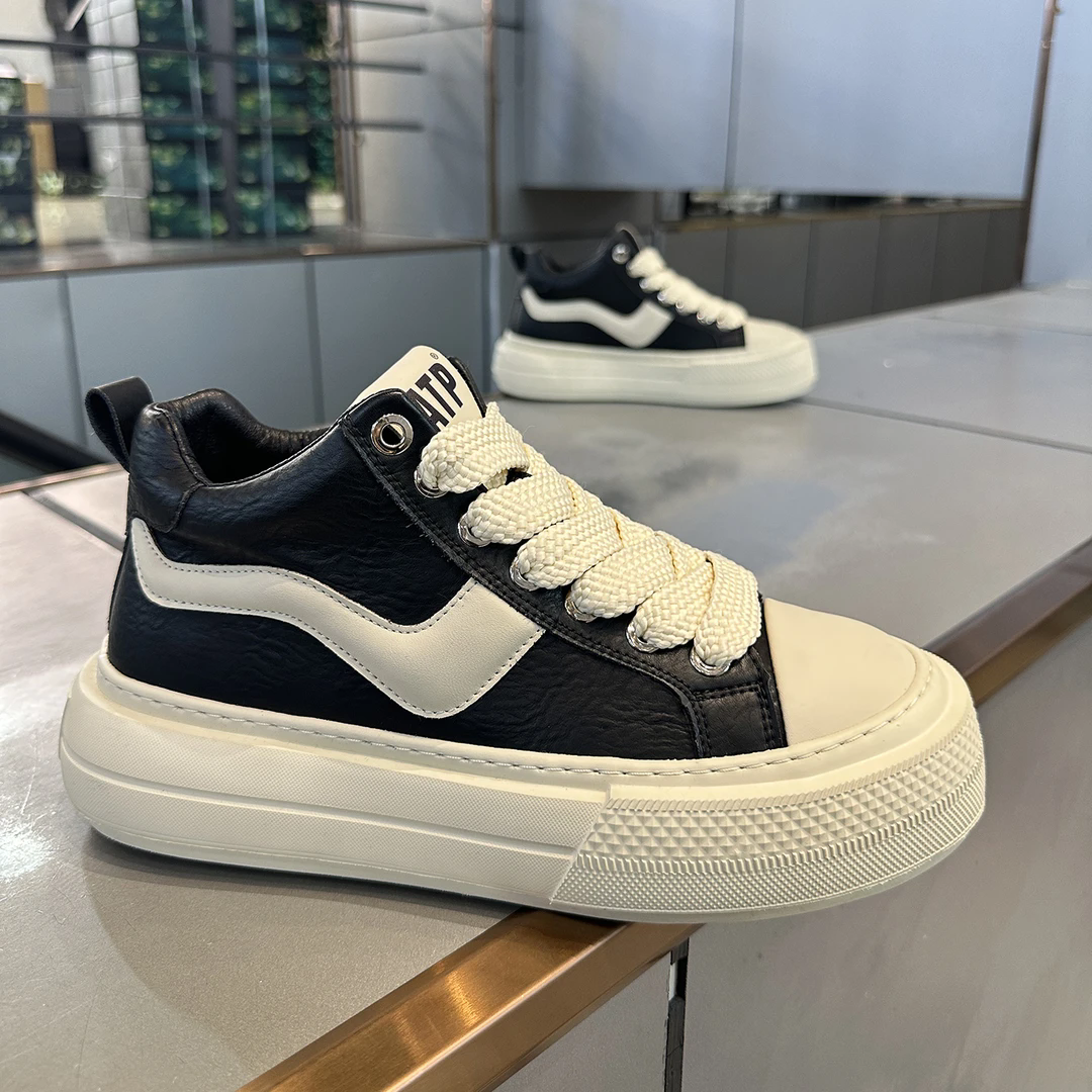 欧洲站男鞋冬季青少年百搭厚底板鞋2025新款高级感学生运动休闲鞋