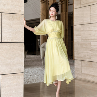 夏日独特漂亮多巴胺黄色连衣裙女装法式慵懒松弛感中袖显瘦长裙