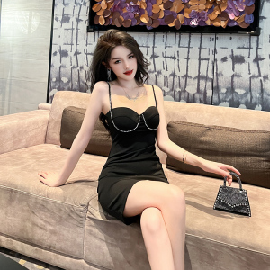 赫本小黑裙重工背心吊带无袖炸街显瘦vintage露背轻奢性感连衣裙