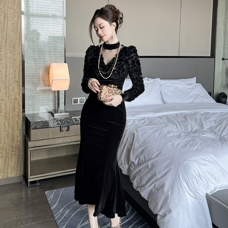 圆领长款丝绒包臀连衣裙气质V领收腰黑色晚礼服法式赫本风鱼尾裙