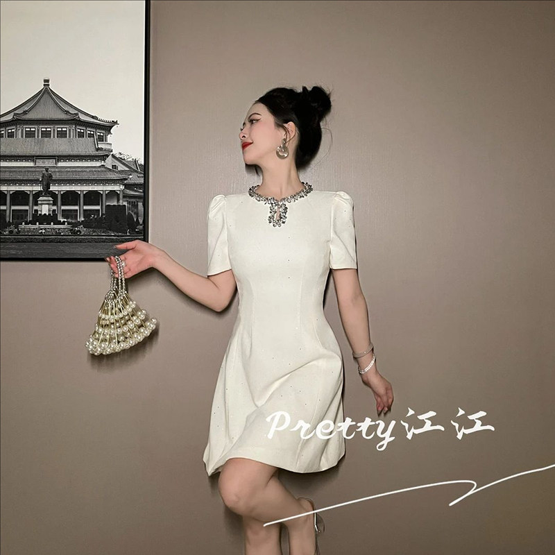 纯色洋气公主风连衣裙小众纯欲高腰气质圆领公主裙轻奢女神范短裙