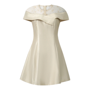 小众一字肩a字连衣裙短款小个子轻奢显瘦温柔风宴会洋气减龄裙子