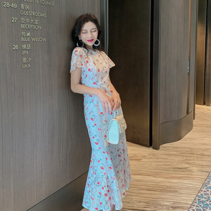 2020夏装樱桃印花白色蕾丝连衣裙女高腰中长款法国蕾丝鱼尾裙子