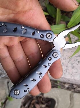 关铸牌工具钳11多功能