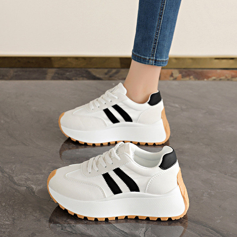 女鞋2026新款春秋轻便休闲运动鞋不累脚防滑软底阿甘跑步鞋大码42