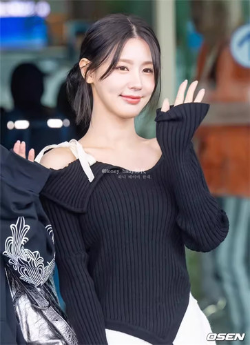 直邮正品GLOWNY露肩毛衣女上衣