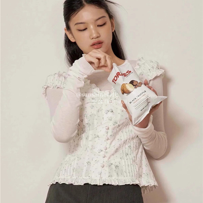 正品碎花褶皱无袖木耳边衬衫上衣