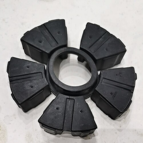 隆鑫900 宝马F750GS F900XR后轮缓冲胶链轮座橡胶缓冲块缓冲体