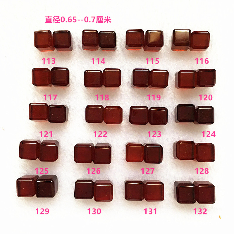 天然石榴石蛋面裸石戒面莫桑比克老矿料绕线戒指吊坠耳钉手链图片