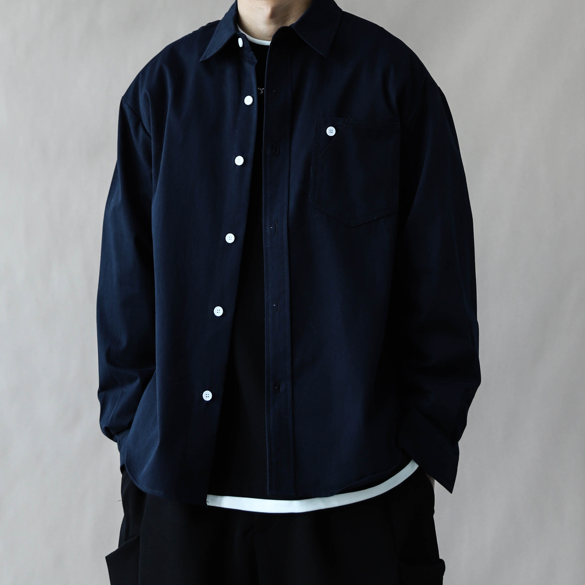 美式复古长袖衬衫男宽松休闲翻领工装风藏青色衬衣2026春秋纯色