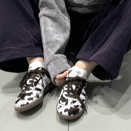 adidas originals SAMBA OG T头鞋 经典奶牛纹印花德训鞋 KK2238