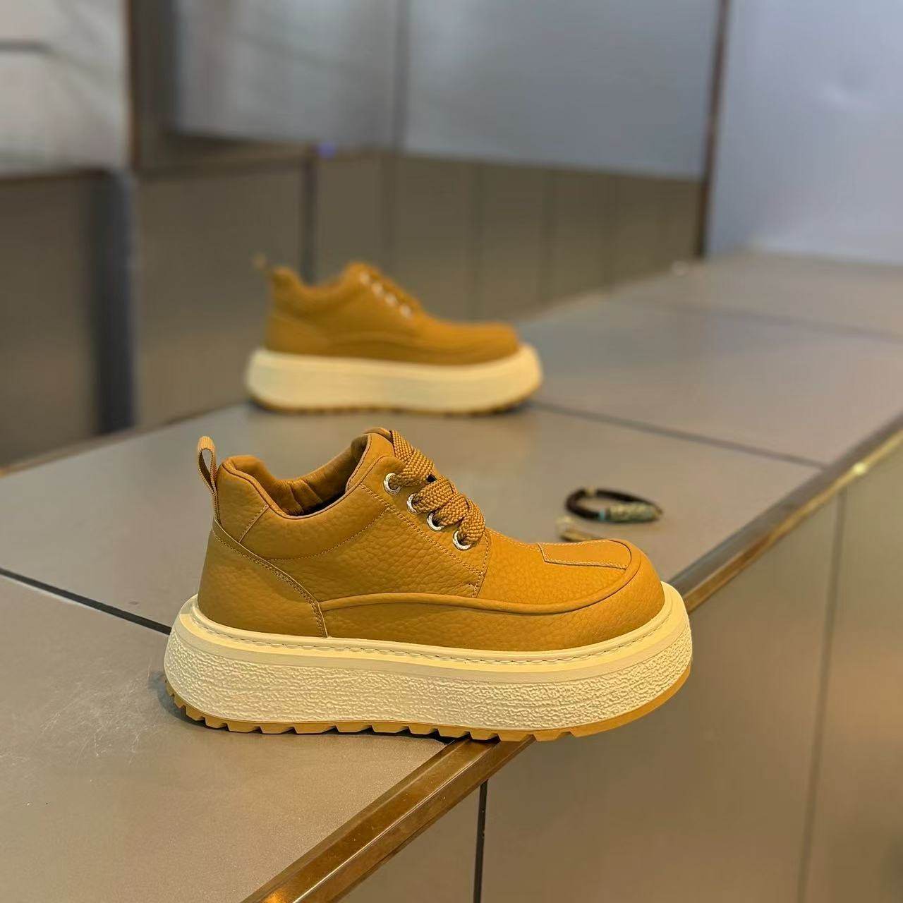 高帮男鞋冬季英伦风复古工装靴户外防水防滑厚底增高大头马丁靴子