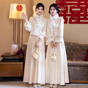 新中式伴娘服2025秋冬新款香槟色姐妹团长袖加绒加厚礼服裙高级感